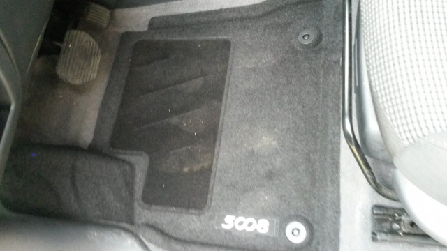 Tapis AV coter conducteur