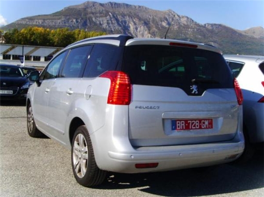 peugeot-5008-ste-automobile-france-alpes-0000681_7772_06_PD.jpg